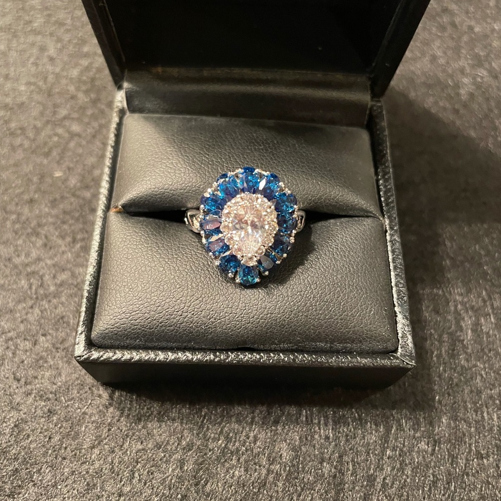 Beautiful stunning topaz and cubic zirconia ring. Wonderful craftsmanship